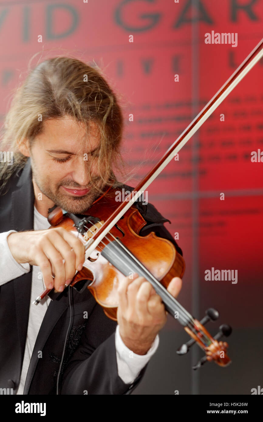 David Garrett, bei Hubert Burda Media, Explosive Leben! Tour-Promotion, Deutschland, 2016 Stockfoto