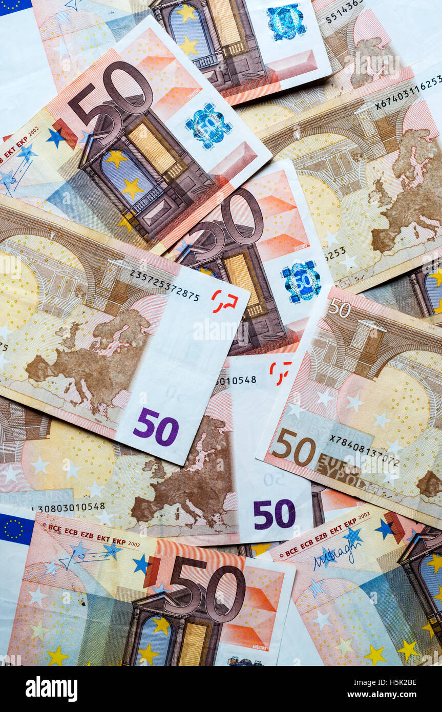 Ein Haufen von europäischen 50 € (fünfzig Euro) Noten. Stockfoto