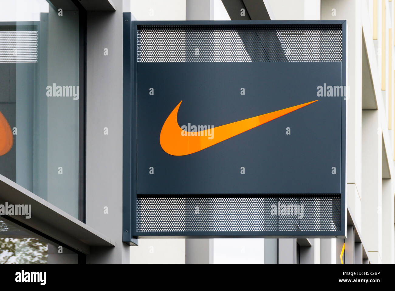 Zeichen außerhalb Nike Central in King Cross, London ist. Stockfoto