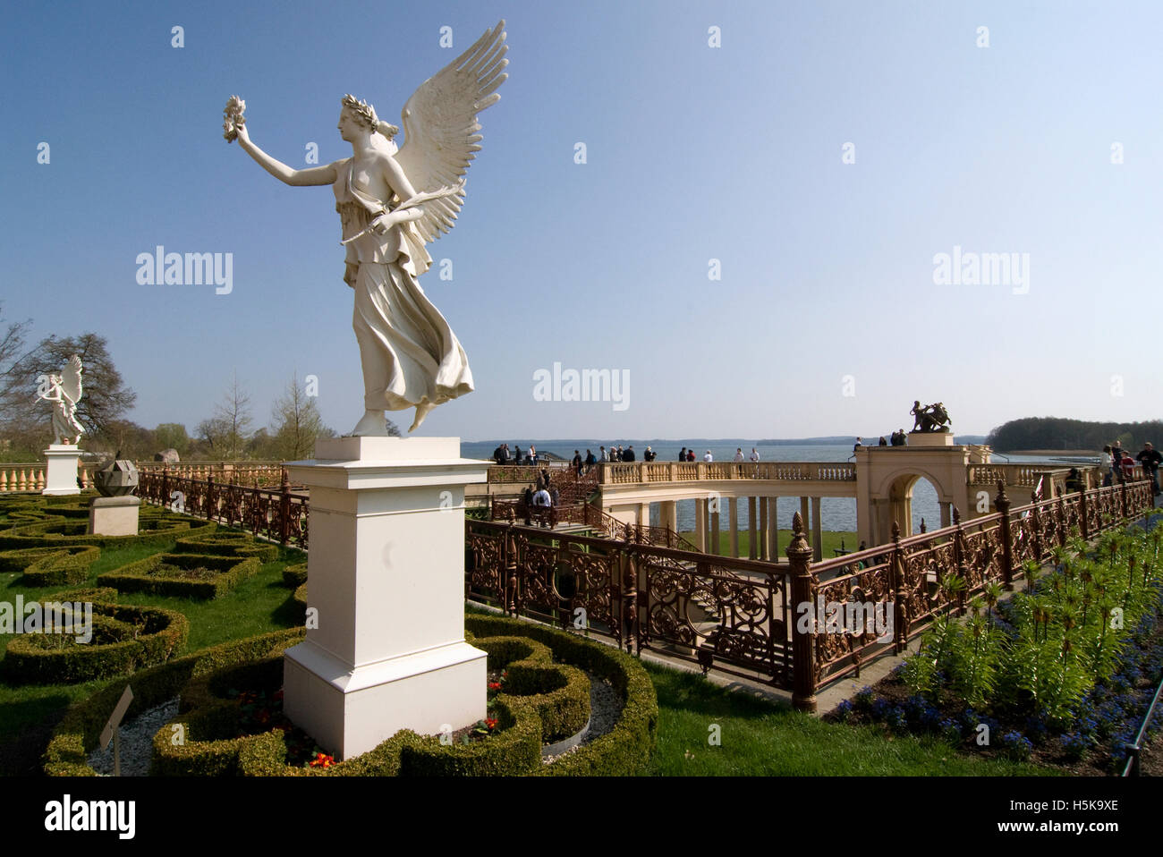 Statuen in den Gärten von Schloss Schloss Schwerin, Schwerin, Mecklenburg-Vorpommern Stockfoto