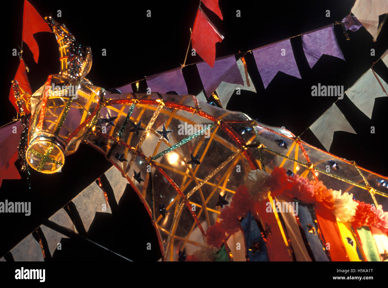 Bumba-Meu-Boi, Partido popular zu mischen, dass religiöse Elemente und alten Fabeln, eine brasilianische Folklore Theatertradition - Sao Luis, Bundesstaat Maranhao, Nordosten Brasiliens. Stockfoto