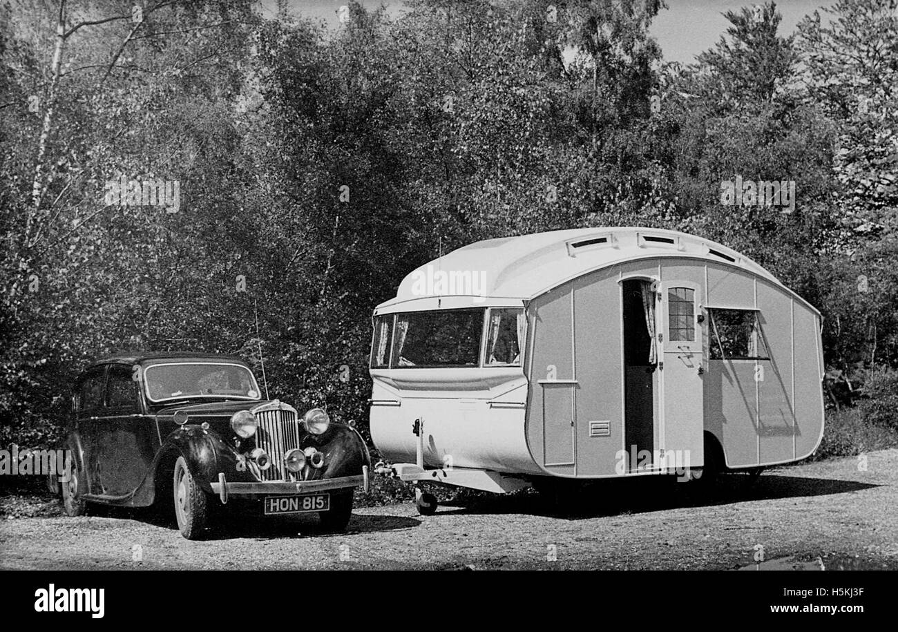 Sunbeam Talbot zehn 1948 mit Wohnwagen Stockfoto