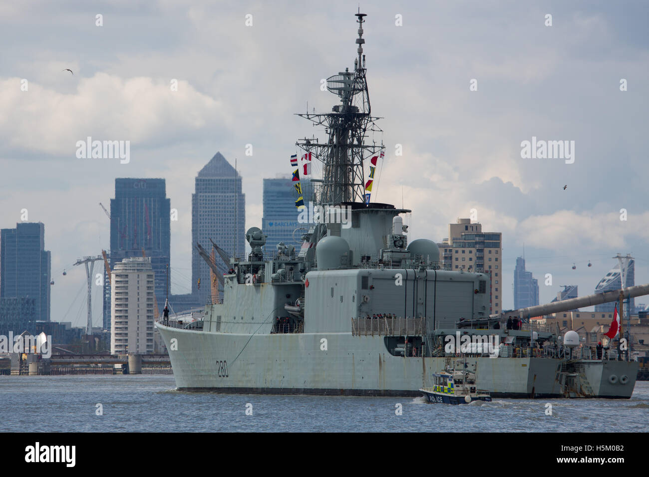 HMCS Iroquois (DDG 280) auf der Themse in 2013 Stockfoto