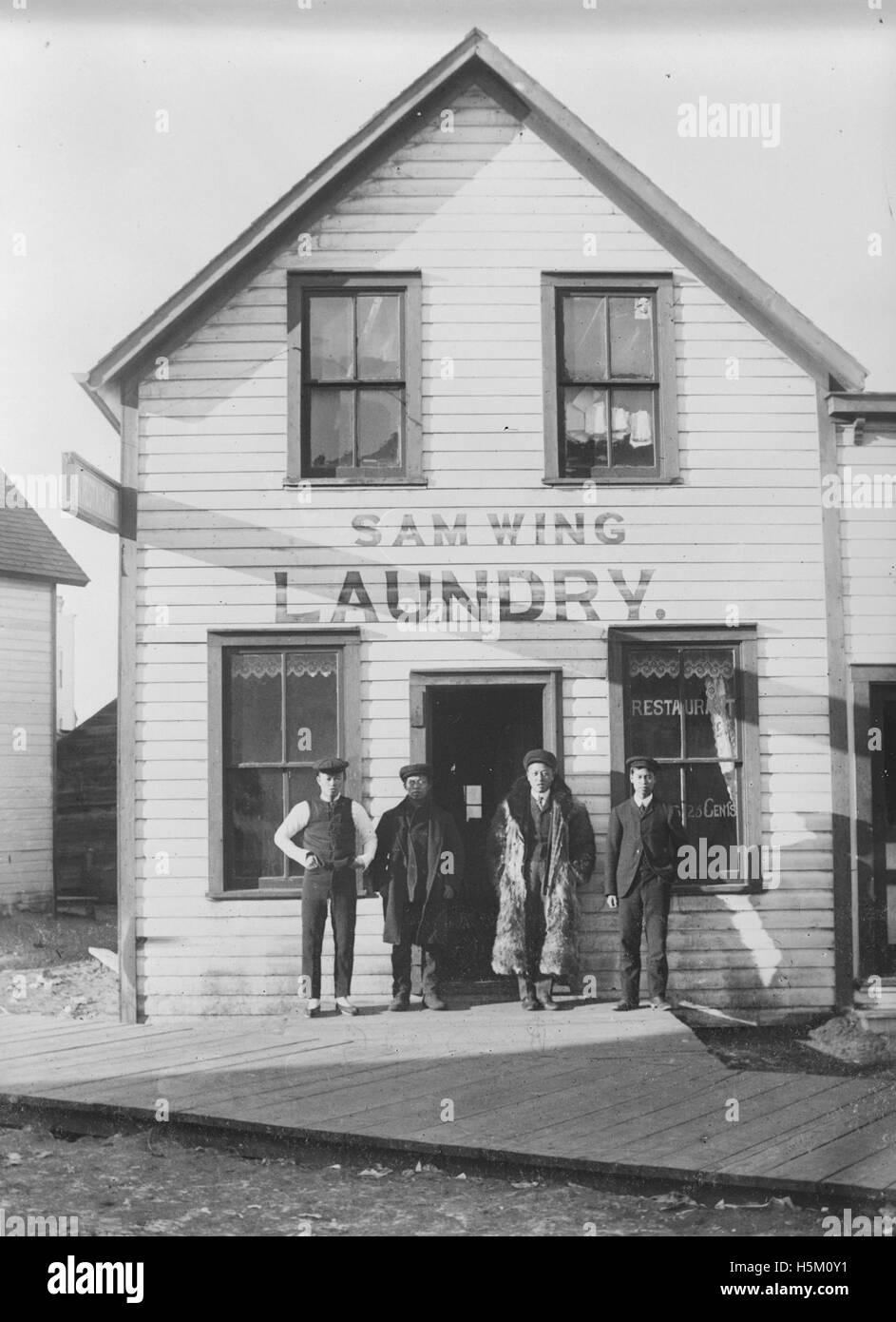 Sam Wing Laundry & Restaurant in Bowden, Alberta, repräsentiert den Beitrag der frühen chinesisch-kanadischen Gemeinde zur lokalen Wirtschaft und Kultur. Die Einrichtung war im 20. Jahrhundert von zentraler Bedeutung für die Einwandererbevölkerung der Region. Stockfoto