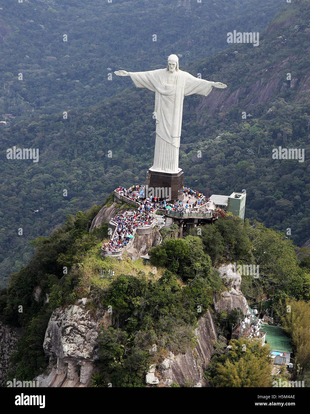 Rio De Janeiro Brasilien 2016 Cristo Redentor (Christus der Erlöser) oben auf dem Granit Berg Corcovado Stockfoto