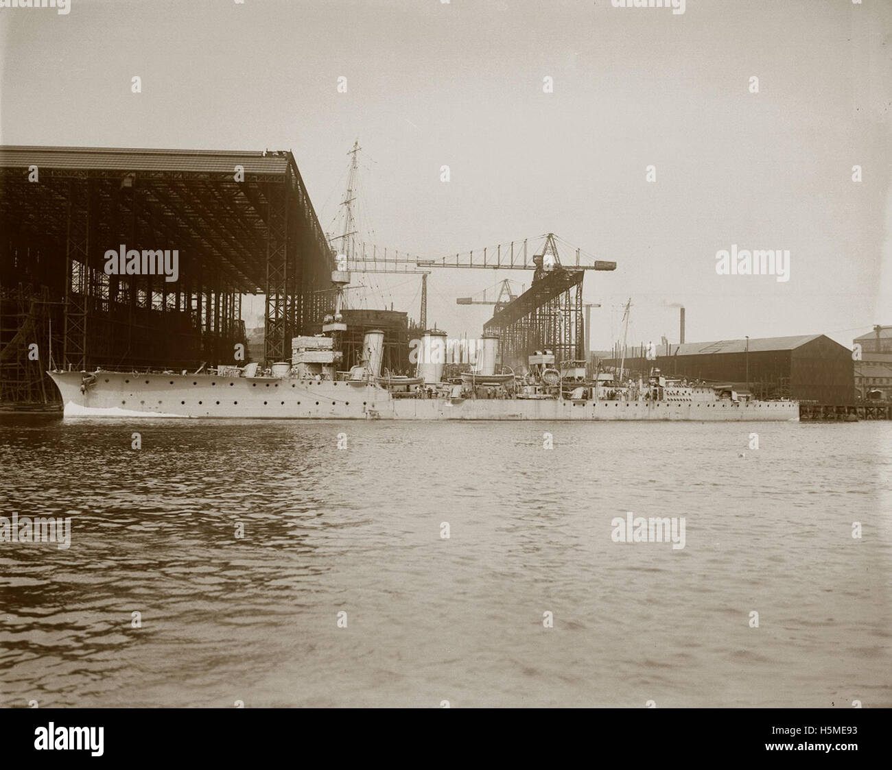 HMS Comus auf der Werft in Wallsend Stockfoto