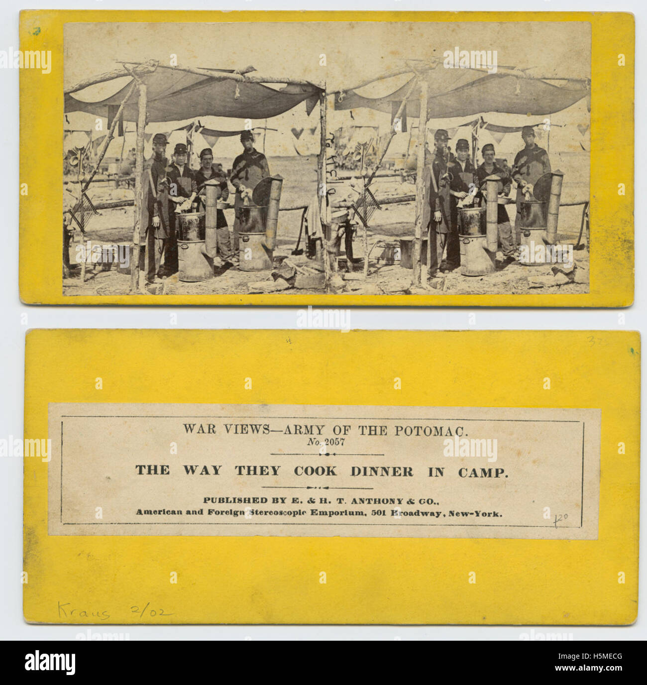 Dieser Albumenabdruck aus dem Amerikanischen Bürgerkrieg zeigt Soldaten der US-Armee der Potomac, die ein Abendessen im Lager vorbereiten und das tägliche Militärleben zeigen. Stockfoto