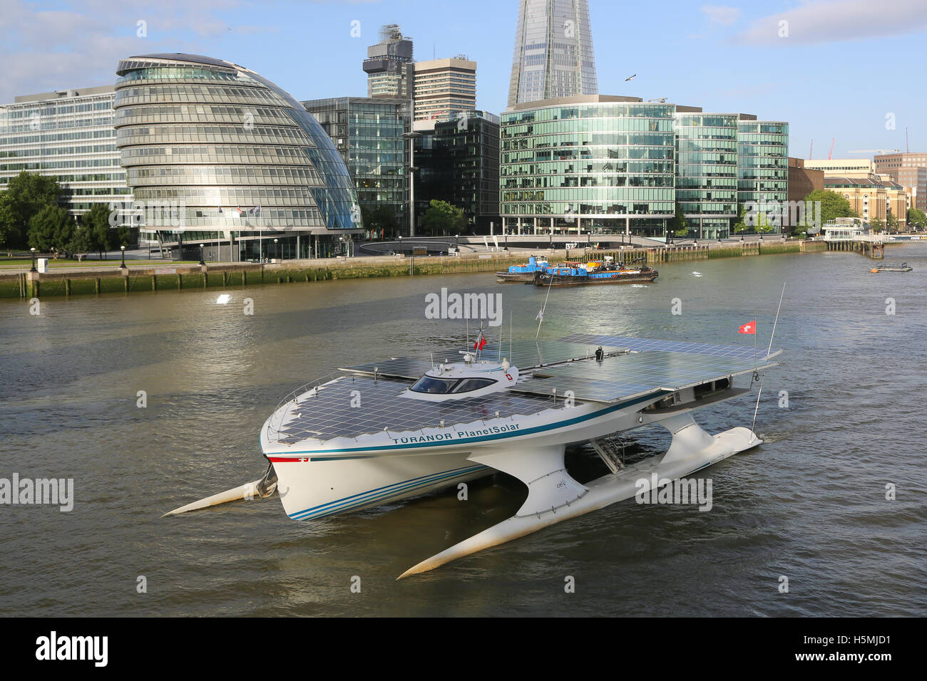 MS Tûranor PlanetSolar abgebildet in London im Jahr 2013 Stockfoto