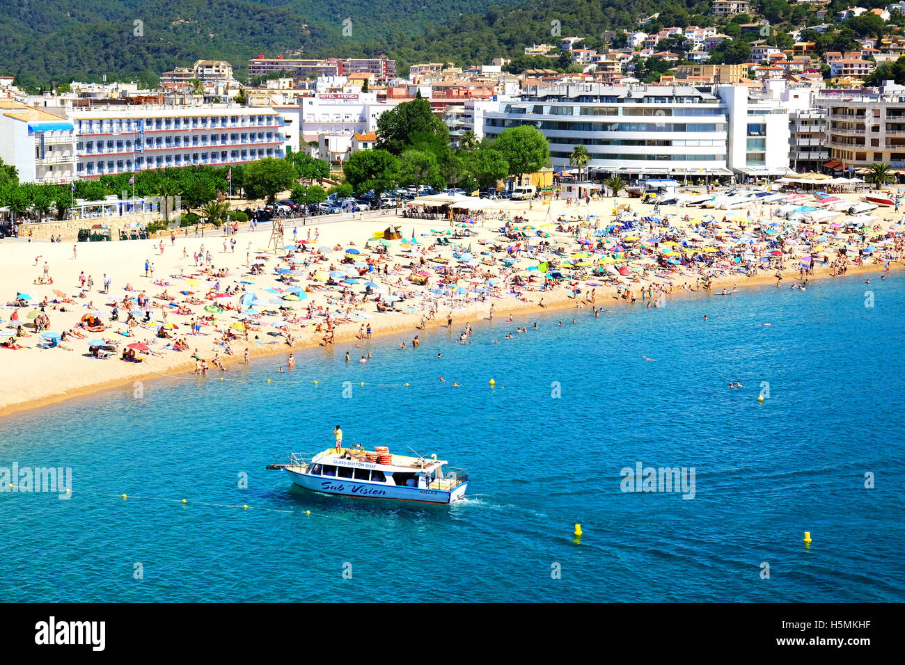 Sommer am Strand von Tossa De Mar, Costa Brava, Spanien. Stockfoto