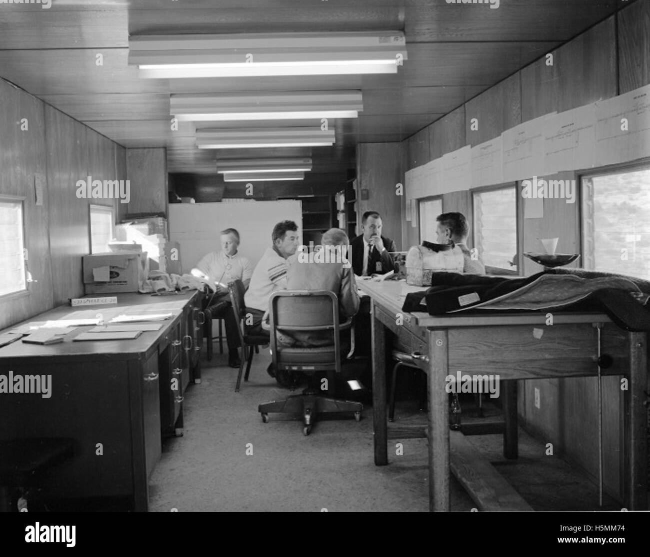 Das Atlas Collection negative bezieht sich auf ein fotografisches negativ in der Atlas Collection, das aus historischen oder archivierten Bildern bestehen kann. Fotografische negative werden bei der Erstellung von Drucken und der Erhaltung historischer Bilder verwendet. Stockfoto Das Atlas Collection negative bezieht sich auf ein fotografisches negativ in der Atlas Collection, das aus historischen oder archivierten Bildern bestehen kann. Fotografische negative werden bei der Erstellung von Drucken und der Erhaltung historischer Bilder verwendet. Stockfoto