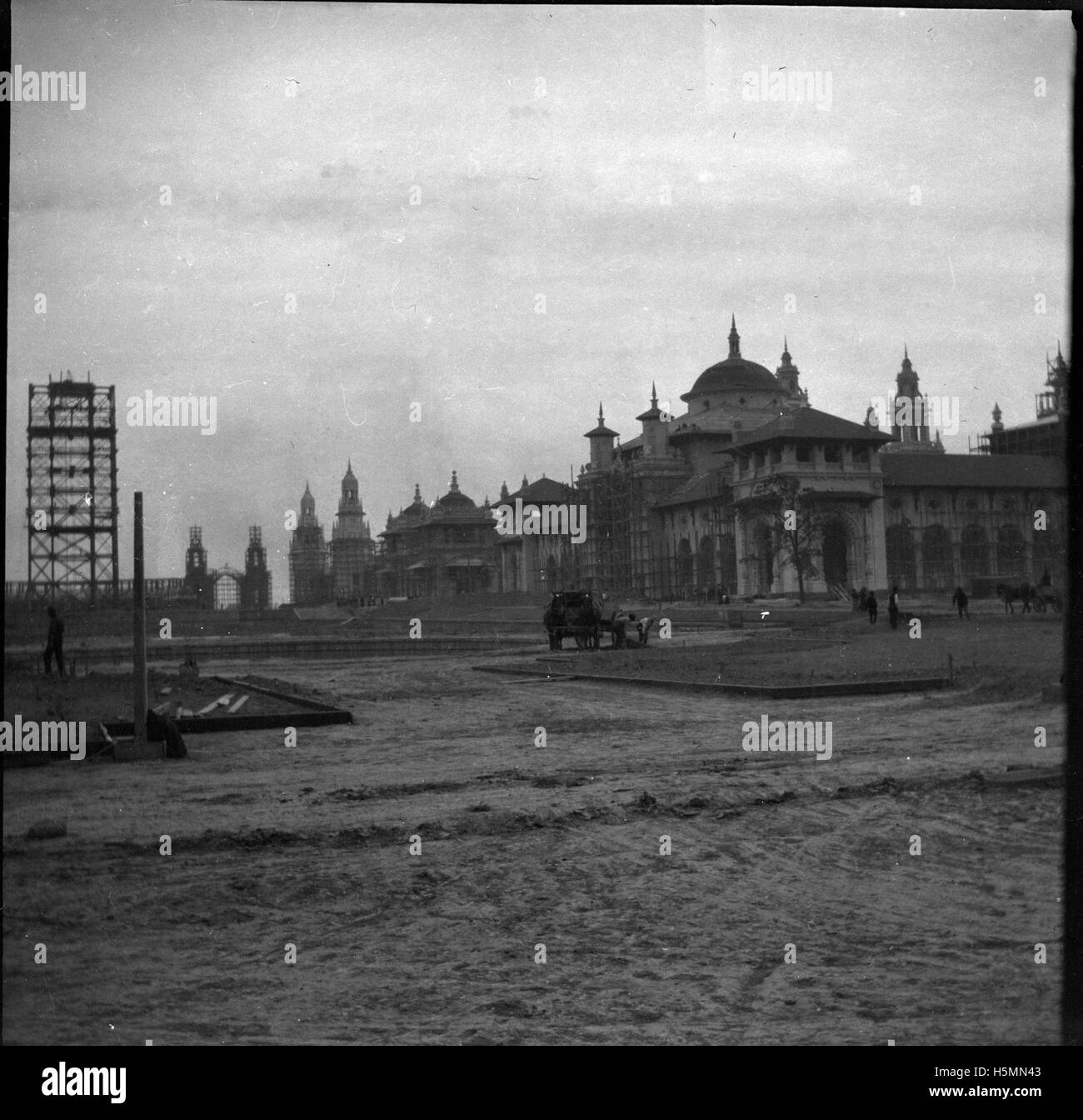 Ein Foto, das die Gebäude der Pan-American Exposition in Buffalo, New York, im Oktober 1900 zeigt, eine bedeutende Veranstaltung, die die internationale Kultur und den technologischen Fortschritt der Zeit veranschaulicht. Stockfoto