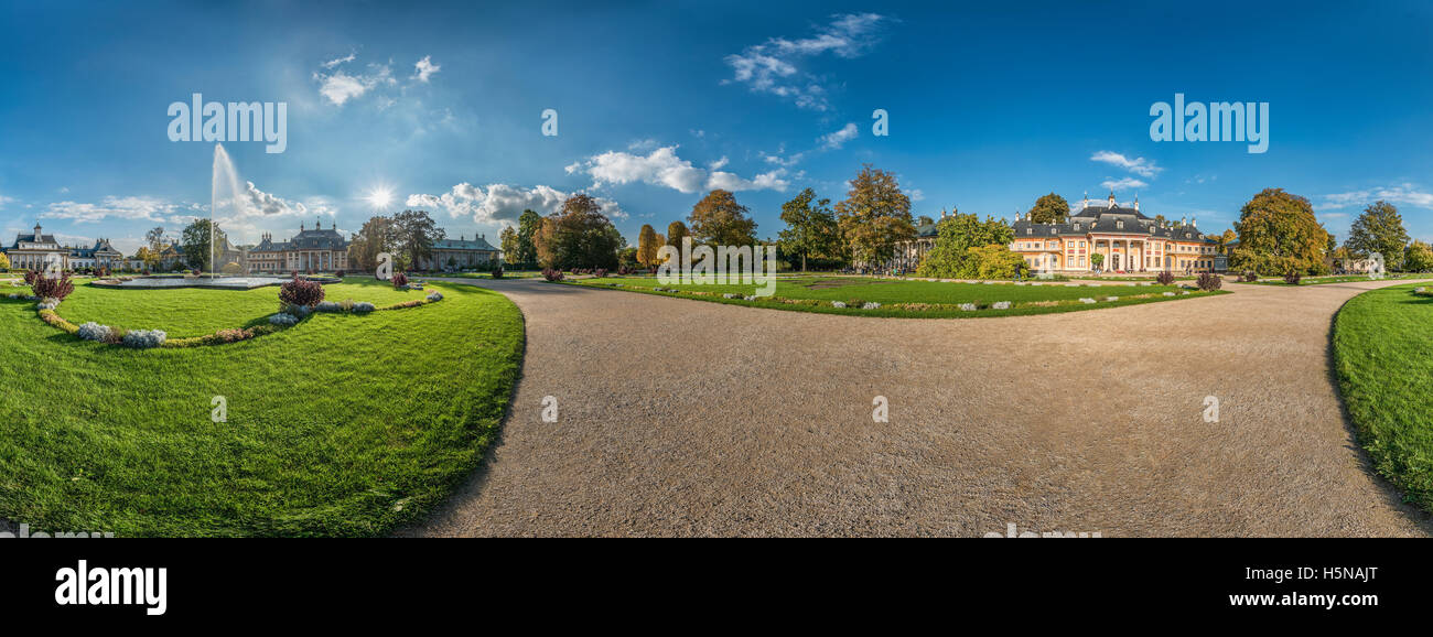 360 Grad Panorama von Schloss Pillnitz bei Dresden, Sachsen, Deutschland Stockfoto