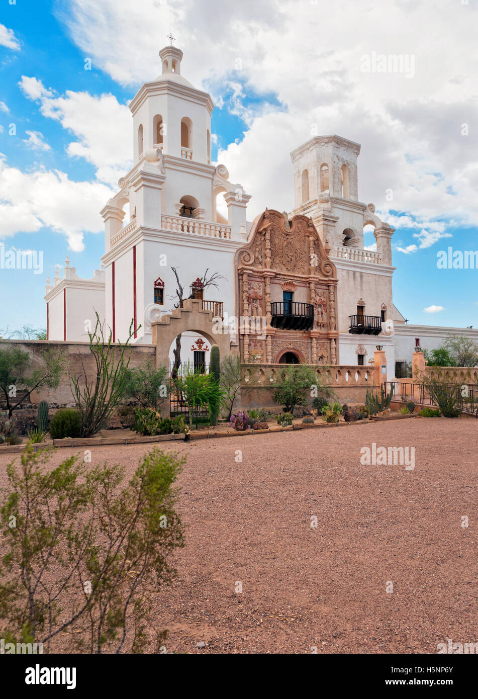 San Xavier del Bac historische spanische katholische Mission etwa 10 Meilen südlich von Downtown Tucson, Arizona Stockfoto