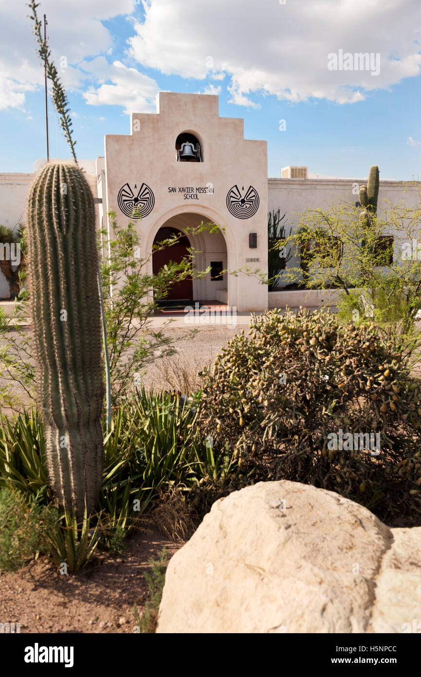 San Xavier Mission School befindet sich ca. 10 Meilen südlich von Downtown Tucson, Arizona Stockfoto