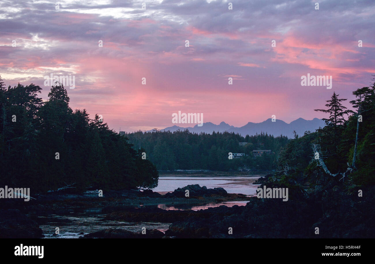 Sonnenuntergang im Pacific Rim National Park, Ucluelet, Britisch-Kolumbien Stockfoto
