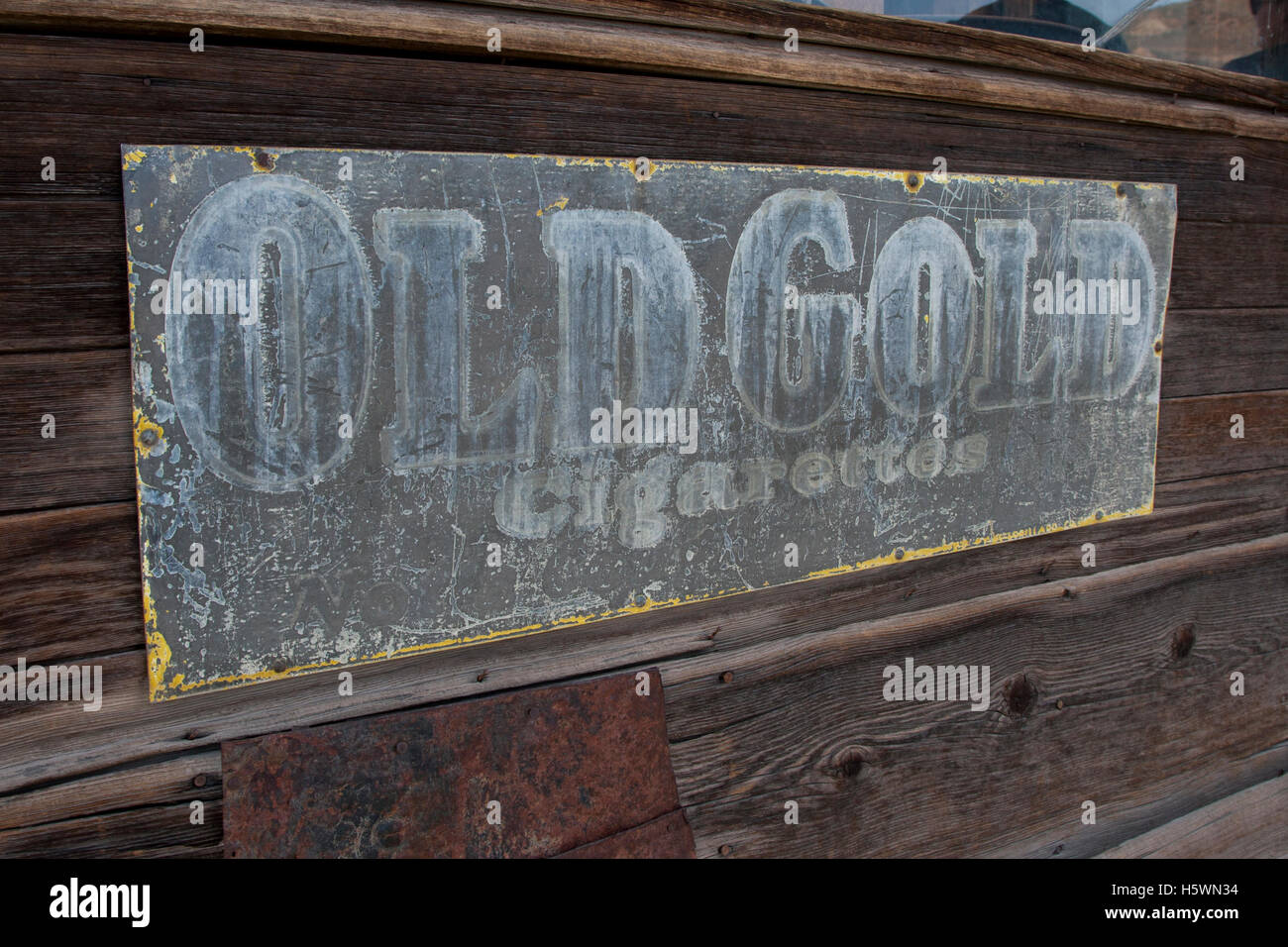 Altgold-Zigarette Boone Store anmelden und Lager in Bodie, Kalifornien, eine Geisterstadt, die einst eine boomende Bergbaustadt. Stockfoto