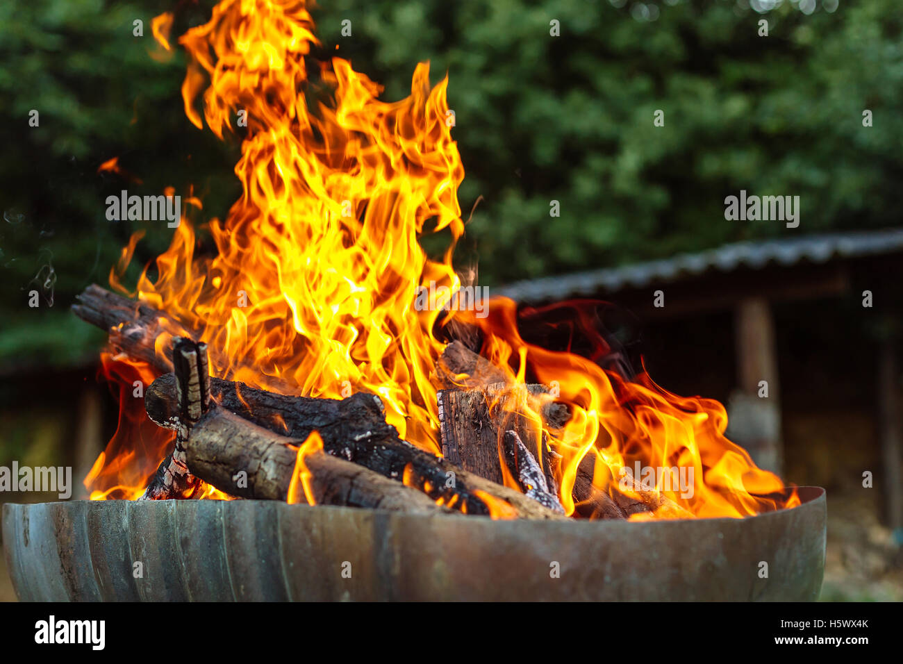 Wunderschãƒâne Lackiertes Holz Verbrennen Bilder