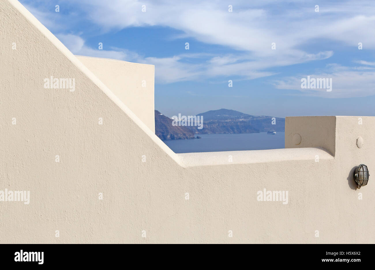 Detail des weißen Hauses in Oia auf Santorin Stockfoto