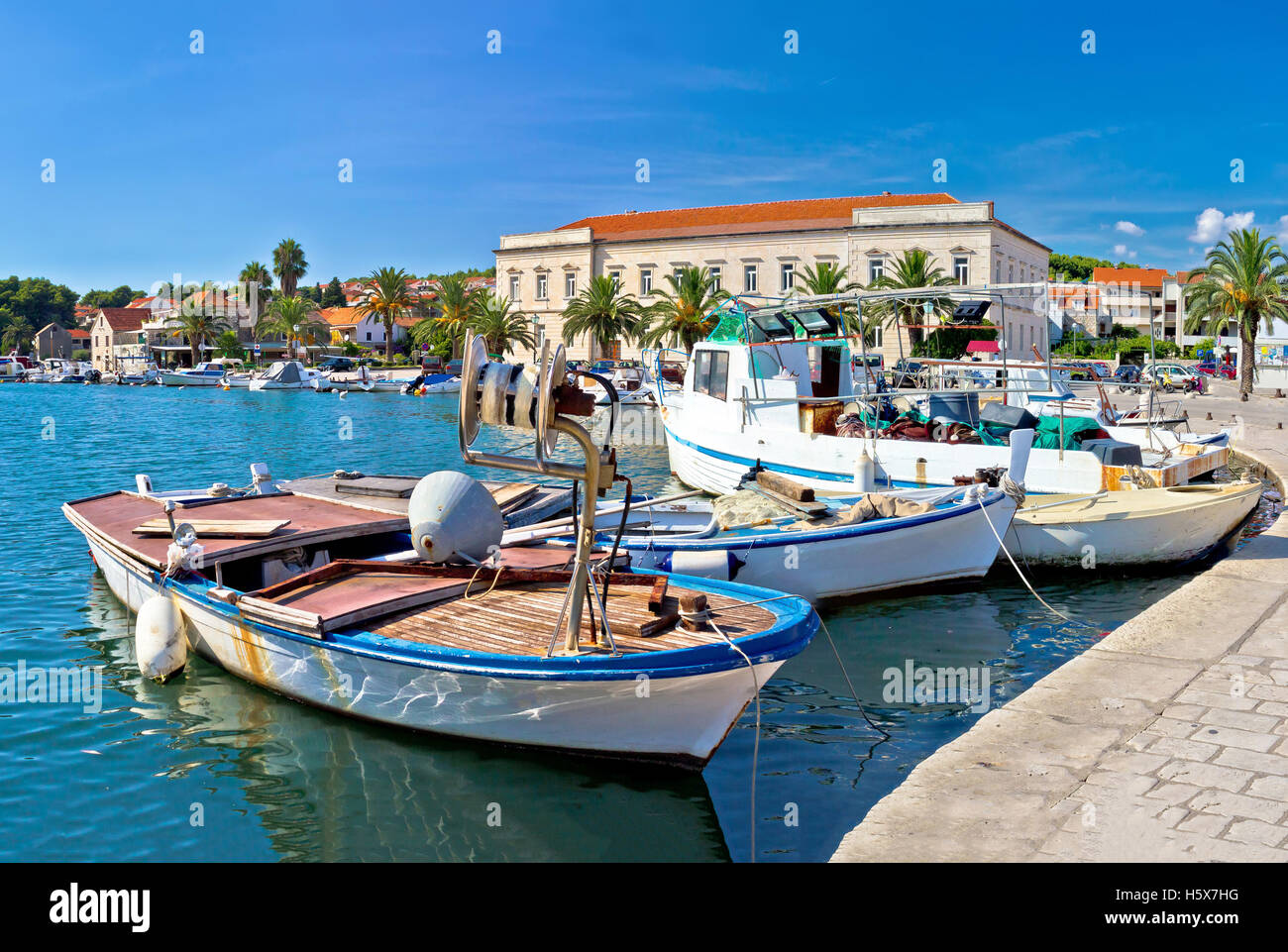 Fischerboot im Hafen von Stari Grad, Insel Hvar, Kroatien Stockfoto