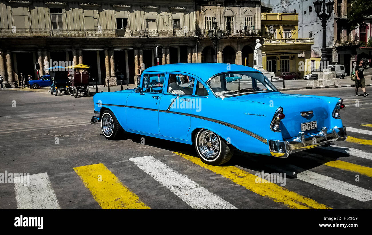 Blauer Oldtimer Havanna Kuba Stockfoto