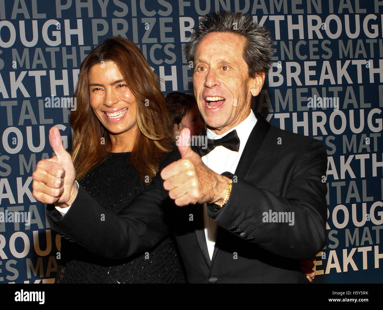 MOUNTAIN VIEW, CA - 8 NOV: Veronica Smiley (L) und Produzent Brian Grazer besuchen die Preisverleihung der Durchbruch bei der NASA AMES Research Center am 8. November 2015 in Mountain View, Kalifornien. (Foto: Christopher Victorio für den Foto-Zugang). Stockfoto