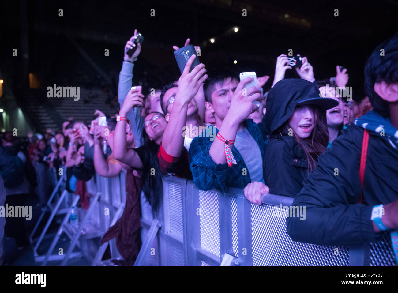 Drängen Sie, watching The Weeknd Bumbershoot Festival am 5. September 2015 in Seattle, Washington durchführen Stockfoto