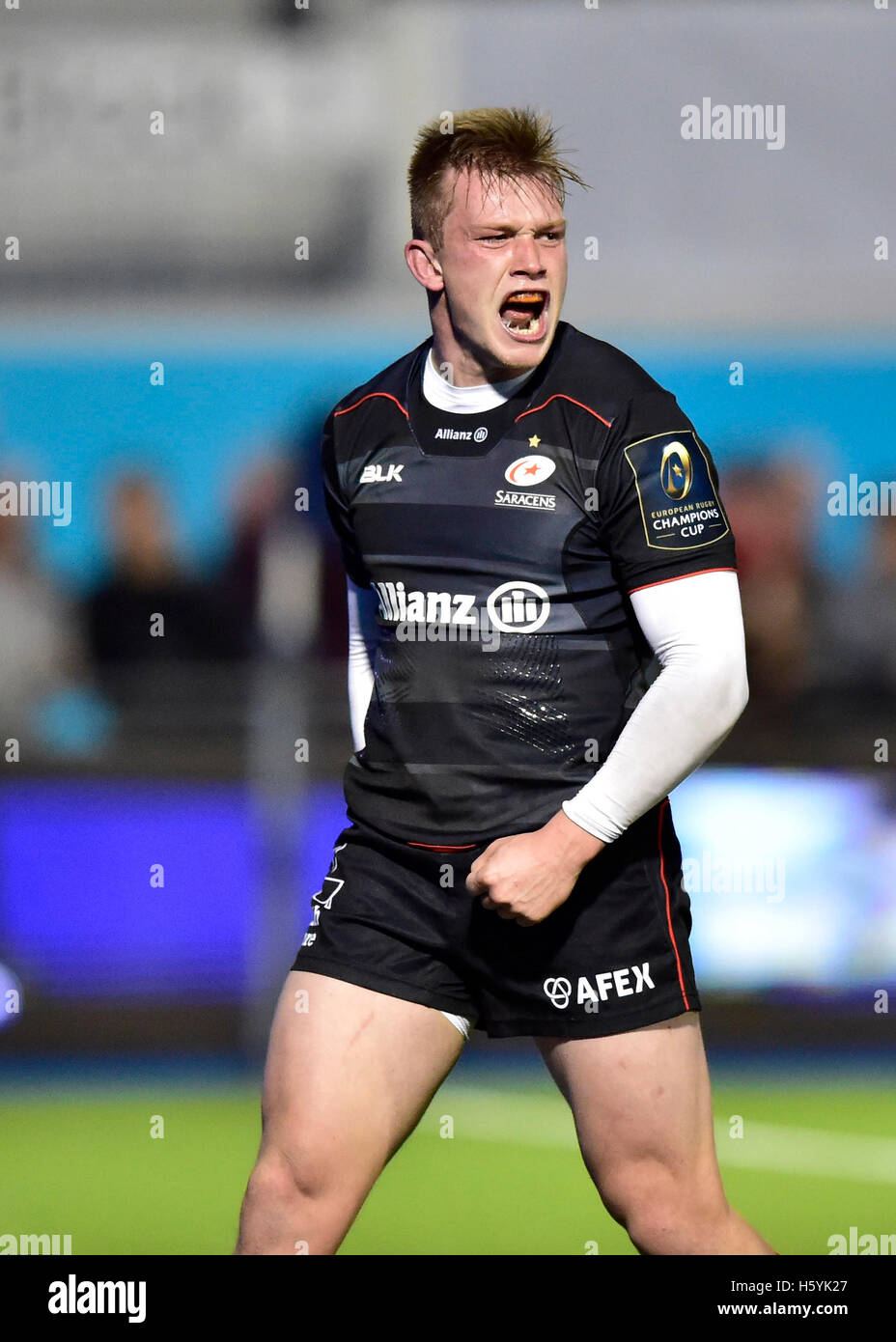 LONDON, ENGLAND - 22. Oktober 2016: Nick Tompkins Sarazenen schreien zu den Zuschauern nach scoring einen Versuch während EPCR Champion Cup-Spiel zwischen Sarazenen und Scarlets Allianz Park am Samstag. Bildnachweis: Taka Wu/Alamy Live-Nachrichten Stockfoto