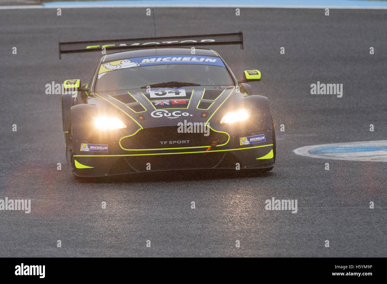 22. Oktober 2016. Estoril, Portugal. #34 TF Sport - Aston Martin V12 Vantage GT3, angetrieben von Salih Yoluc (TUR) und Euan Hankey (GBR) während des Qualifying Session von Michelin GT3 Le Mans Cup, während der europäischen Le Mans Serie Week-End Estoril Credit: Alexandre de Sousa/Alamy Live News Stockfoto