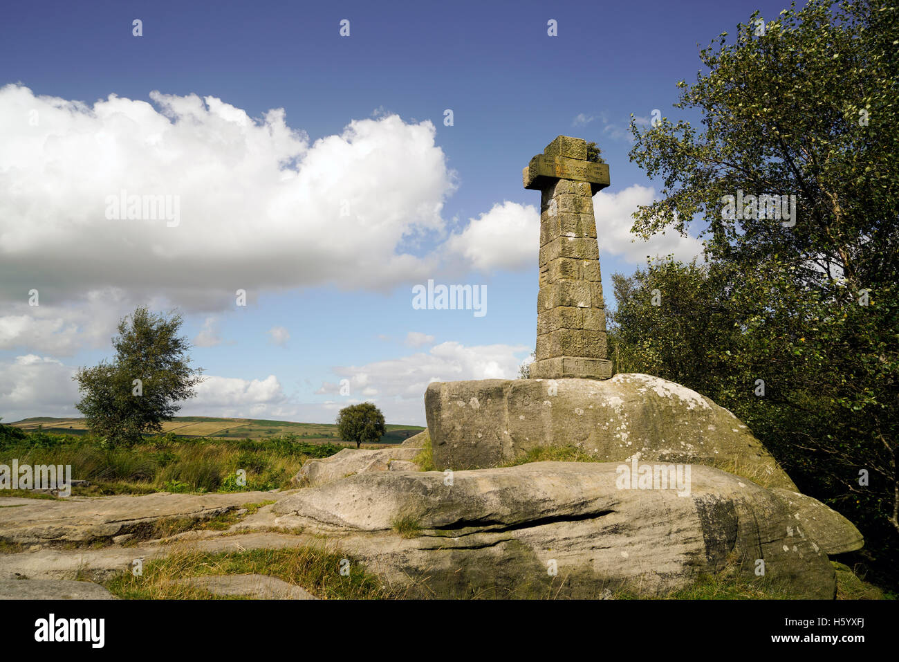 Baslow Rand und Wellingtons Denkmal im Peak District Park Derbyshire England Stockfoto