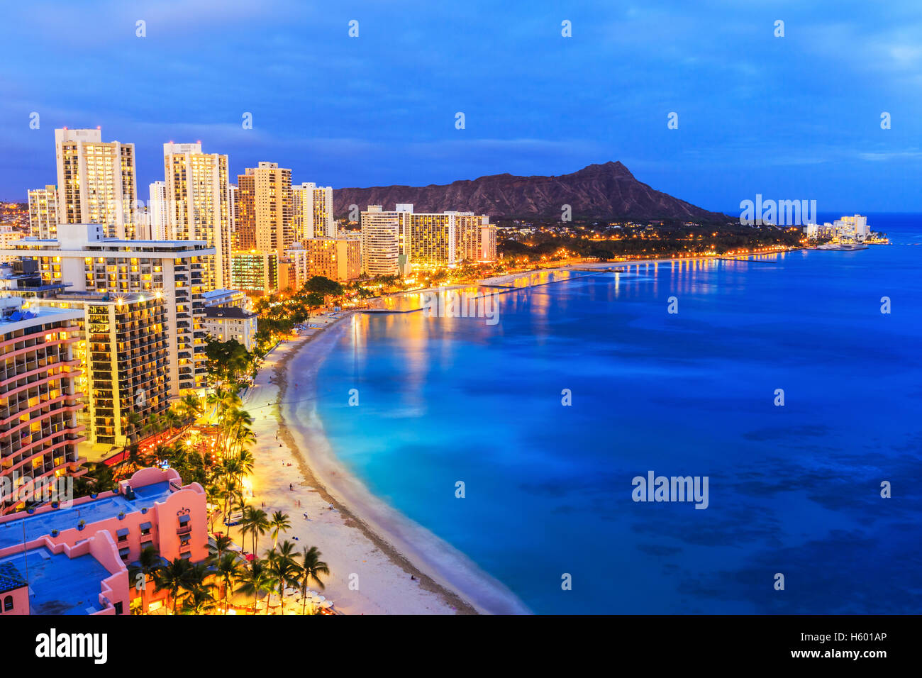 Honolulu, Hawaii. Skyline am Waikiki Strand. Stockfoto