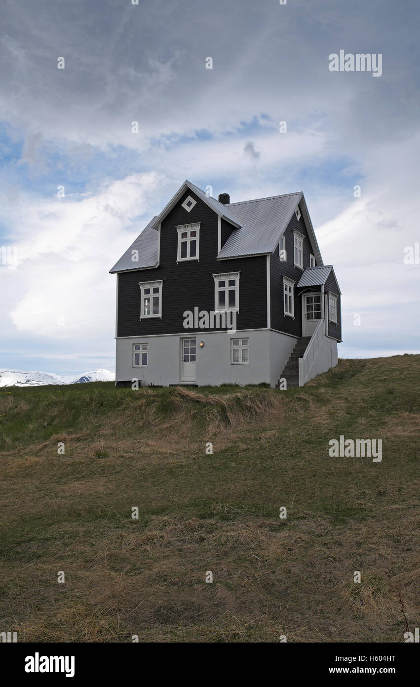 Einsame Haus, Insel von Hrisey, Eyjafjordur, nördlich von Akuretri, Island. Stockfoto