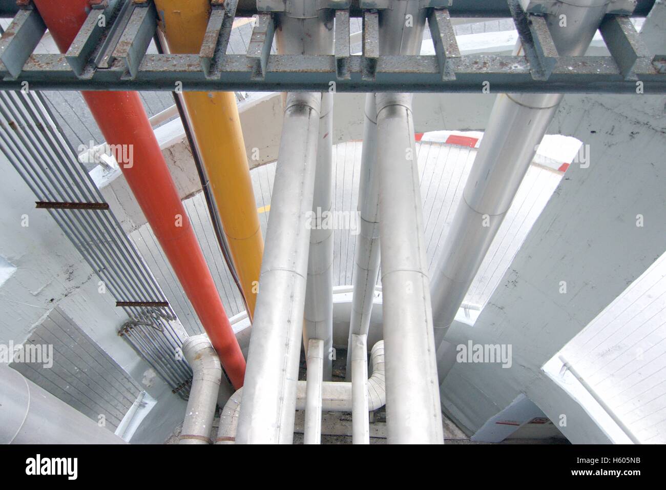 Bausystem Wasser und industrielle Innere Rohre Lüftungsrohre Stockfoto Bausystem Wasser und industrielle Innere Rohre Lüftungsrohre Stockfoto