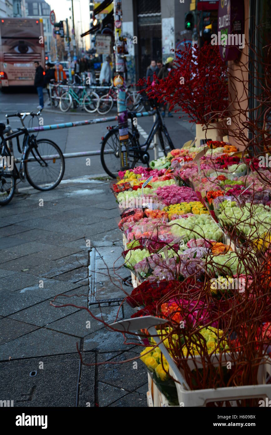 Blumenladen in Berlin, Kreuzberg fotografiert. Stockfoto