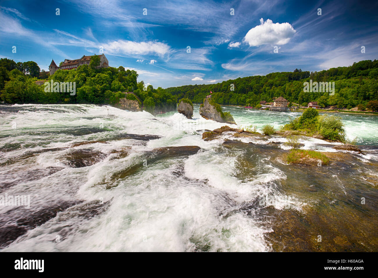 Rheinfall, den größte schlichten Wasserfall Europas in der Nähe von Schaffhausen, Schweiz Stockfoto