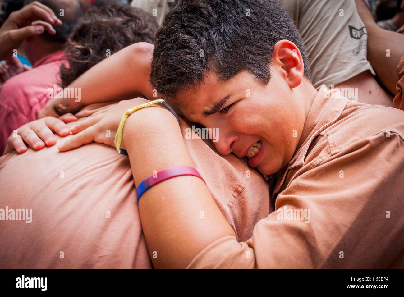 Einen großen Erfolg feiern. Xiquets de Reus. "Castellers" menschliche Turm, eine katalanische Tradition zu bauen. Alle zwei Jahre stattfindenden Wettbewerb. Stierkampfarena. T Stockfoto