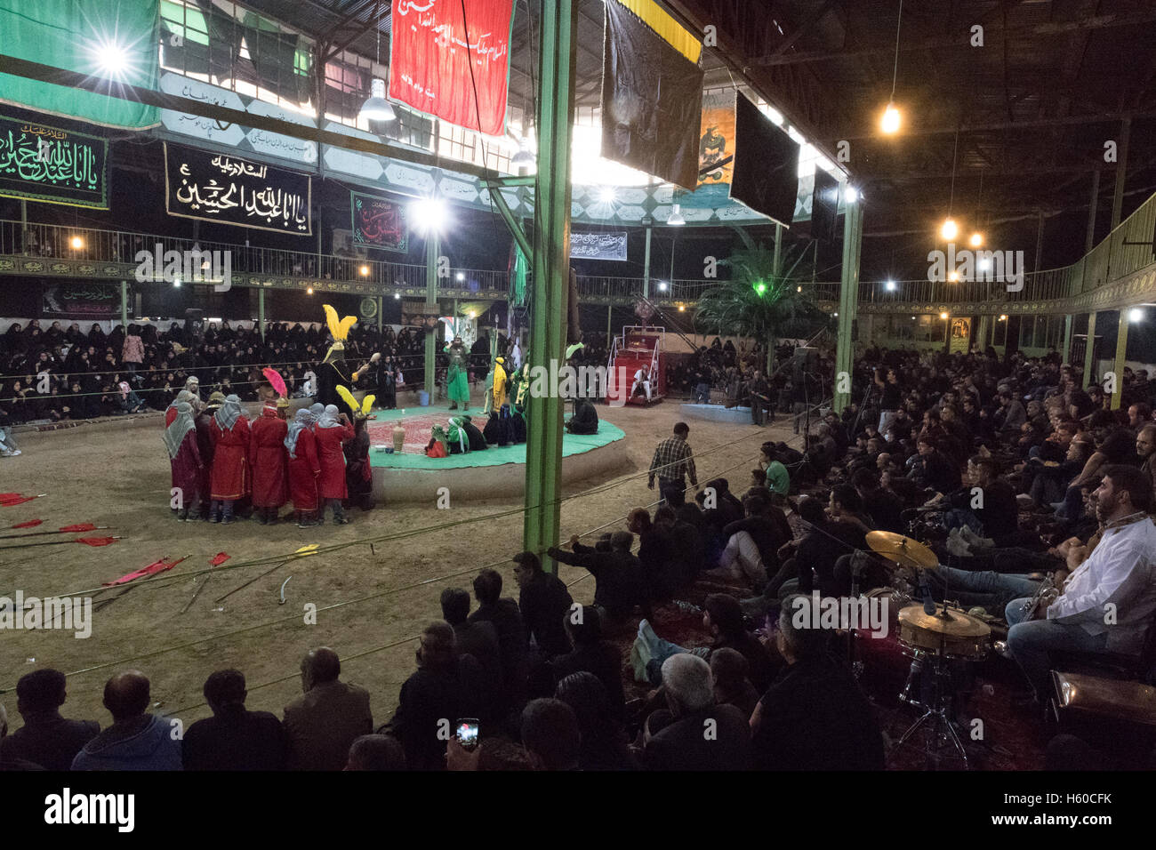 6 Muharram, Hesar Kharvan, Tazieh Zeremonie mit kostümierten Männer Stockfoto