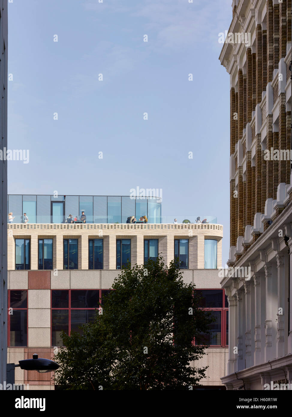 Tag Dachterrasse im Einsatz. Turnmill Gebäude, London, Vereinigtes Königreich. Architekt: Piercy & Unternehmen, 2015. Stockfoto