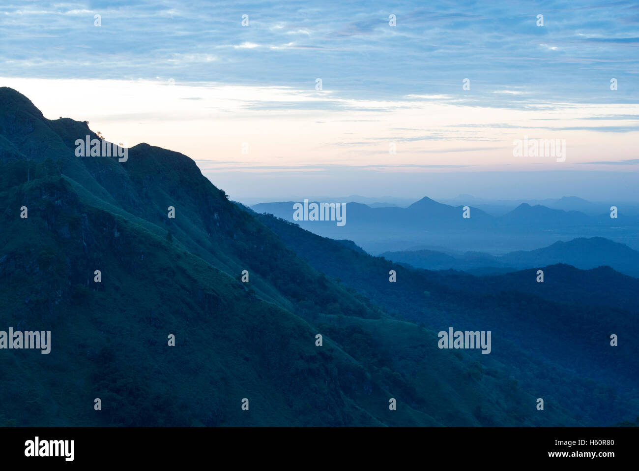 Berglandschaft über Ella Gap, Ella, Sri Lanka Stockfoto