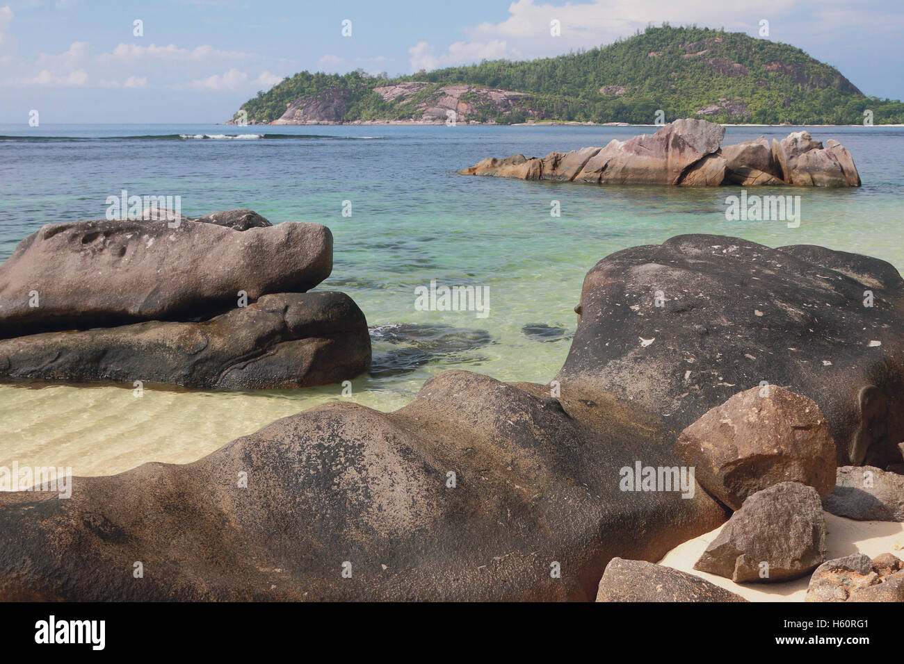 Ozeanküste. Golf Anse Islette, Port Glod, Mahe, Seychellen Stockfoto