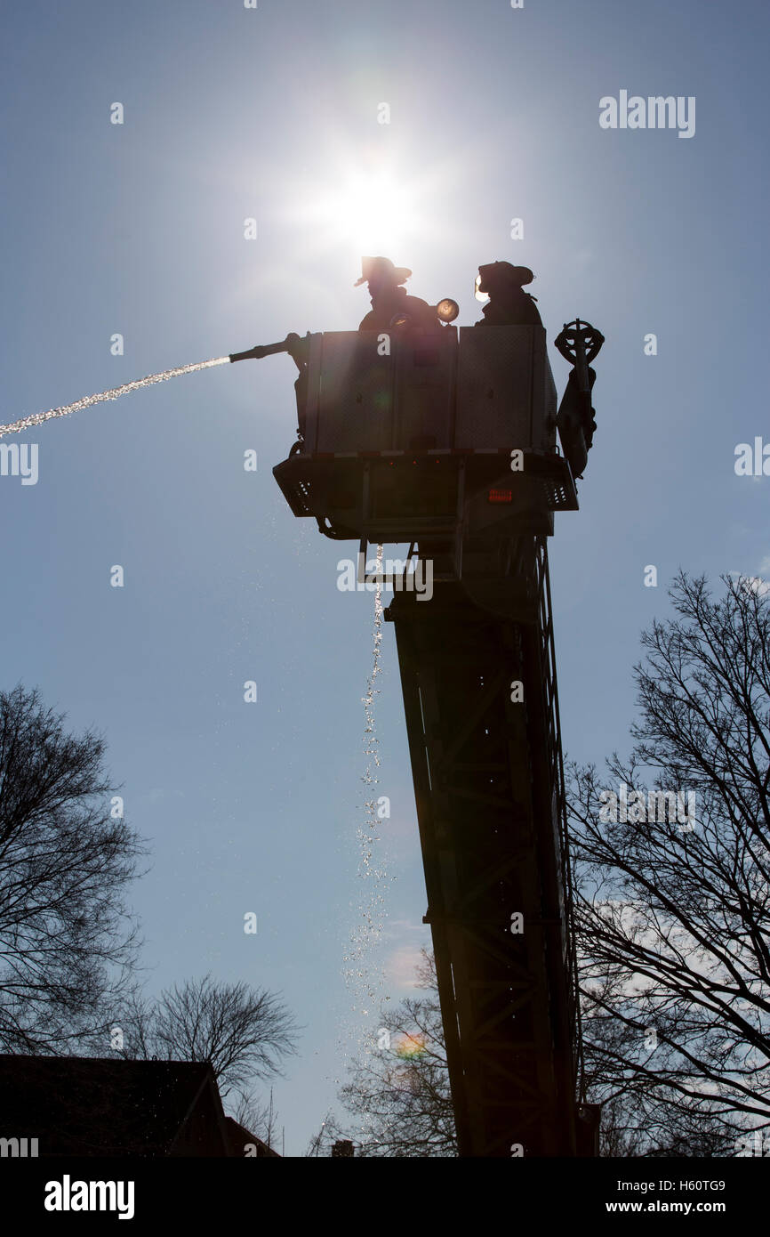 Antenne-Turm Leiter Haus Löscharbeiten, Detroit, Michigan/USA Stockfoto