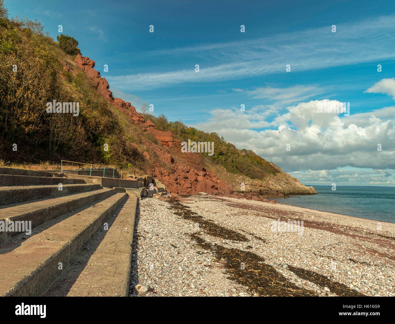 Seascape Darstellung der Küstenlinie und Rock Formation um Babbacombe Beach und Lyme Bay in der Nähe von Babbacombe, Torquay, Devon Stockfoto