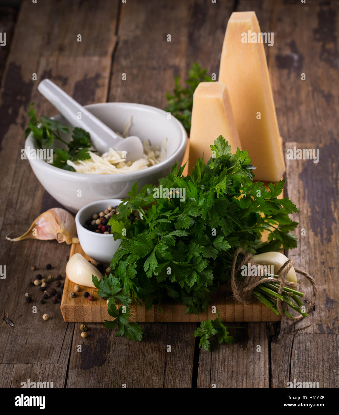 Zutaten für Pesto Petersilie parmesan Stockfoto