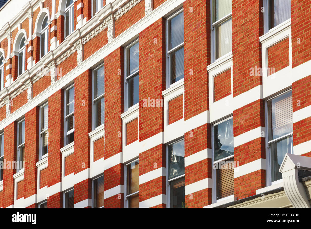 Fassade des viktorianischen Stil High Street in London zu blockieren Stockfoto