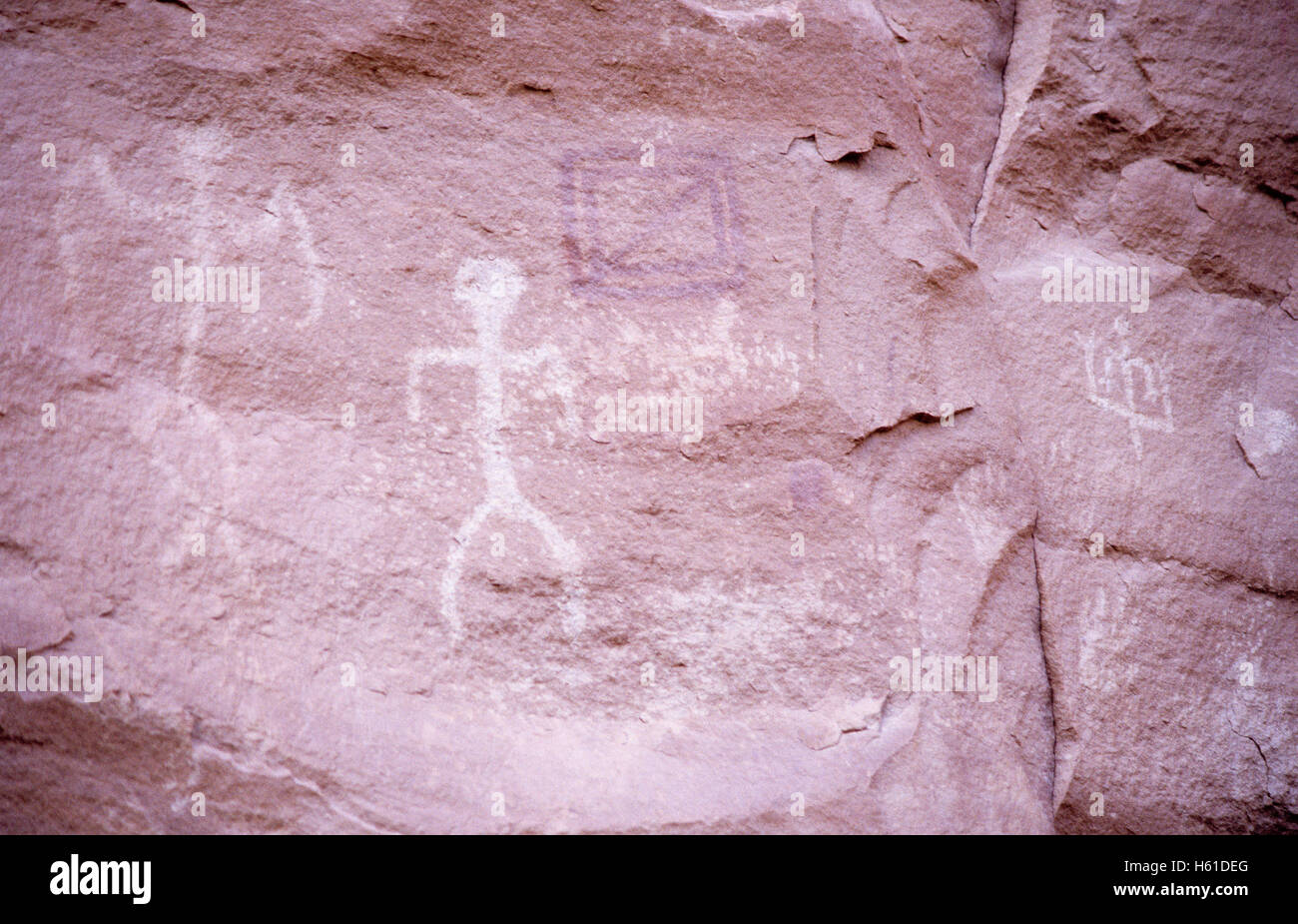 Felsmalereien an Canyonwand im Canyon de Chelly National Monument, Arizona Stockfoto