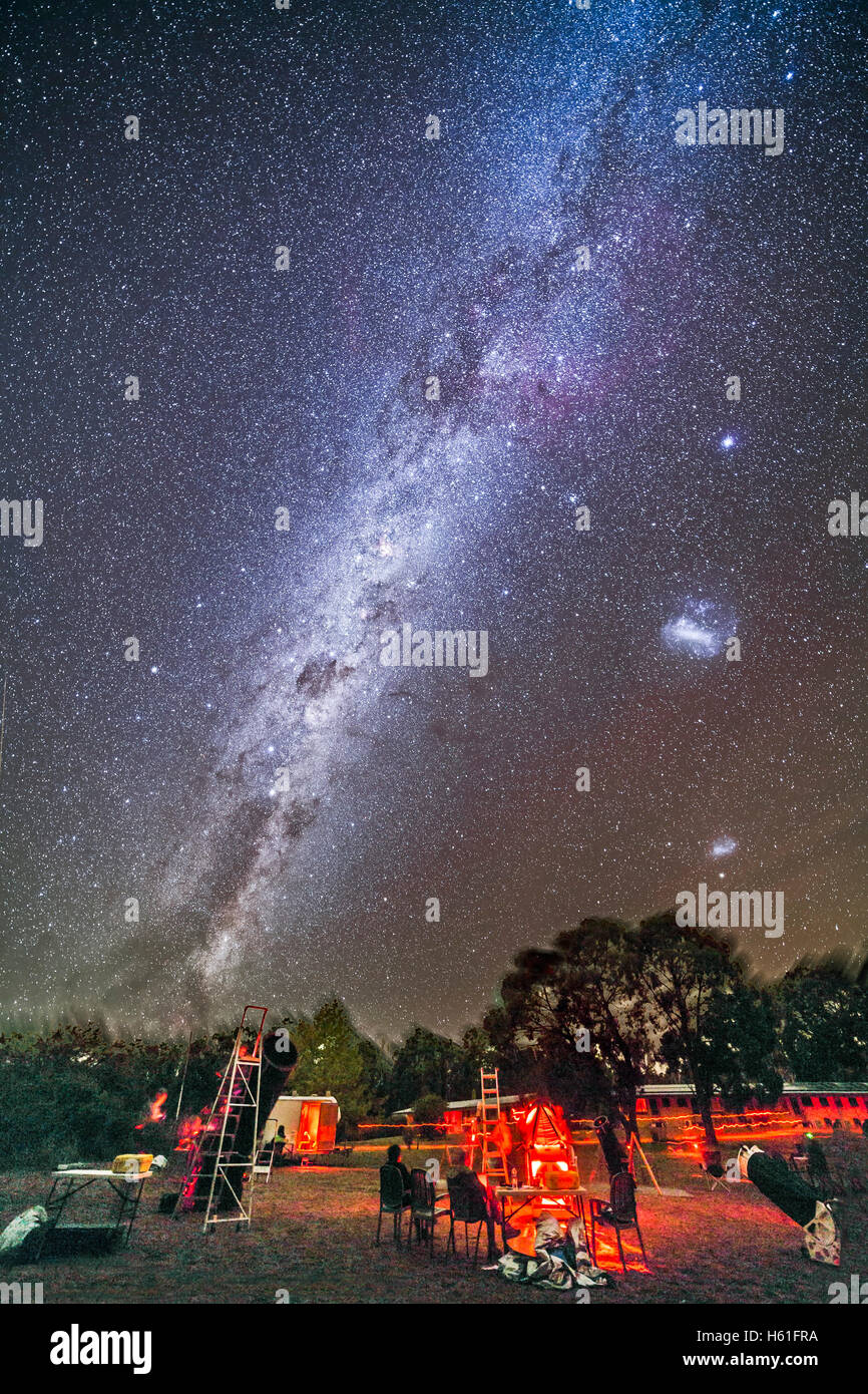 Der südlichen Milchstraße mit der dunklen WWU über die OzSky Star Party am 5. April 2016 steigen. Dies ist der Abschnitt des Himmels und des M Stockfoto