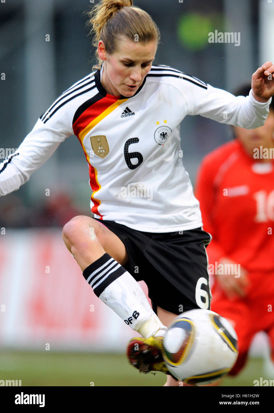 Simone Laudher, bei Frauen internationale Fußballturniere Deutschland-Nordkorea 3: 0 in der MSV-Arena in Duisburg Stockfoto