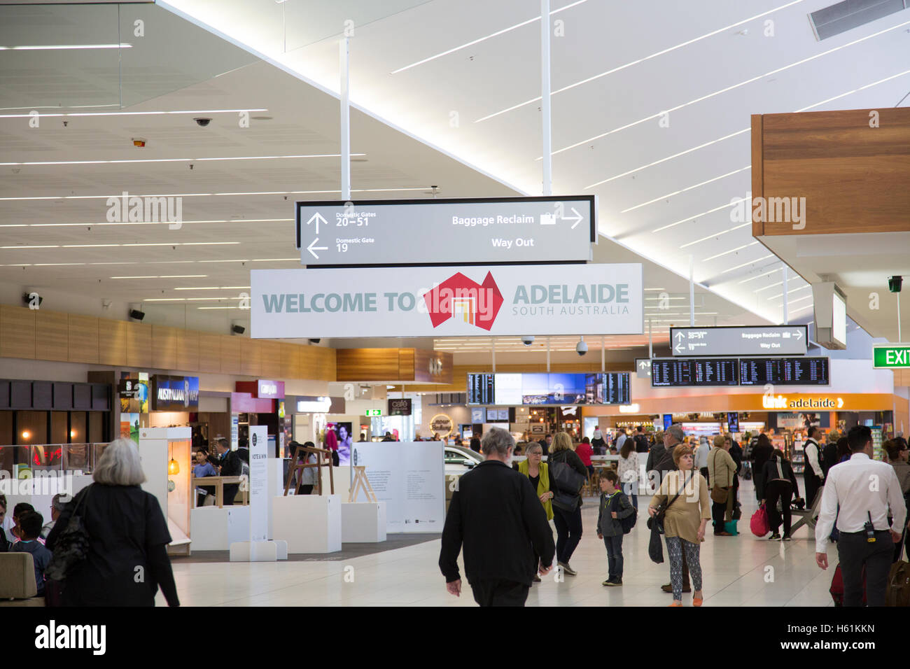 Innere des Adelaide International Airport in South Australia mit Reisen Passagiere Stockfoto