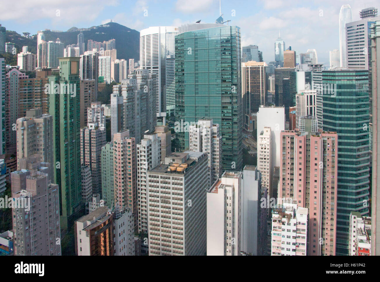 Wolkenkratzer Business Center von Hong Kong Island Wan Chai China Asien gesehen von Dachterrasse. Stockfoto