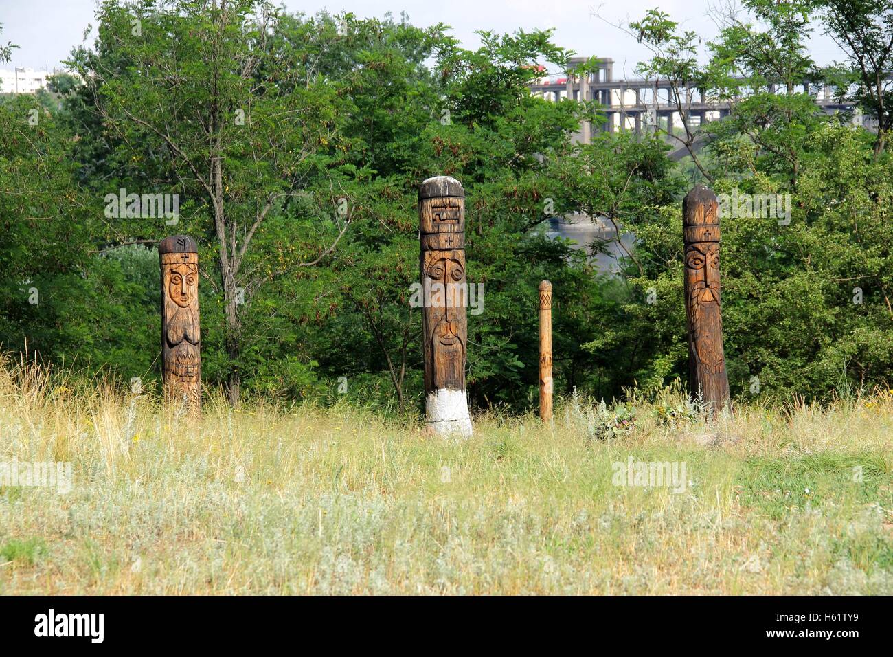 Alte heidnische Religion, Idole auf der Insel Kortitsa in Zaporizhzhia, Ukraine. Stockfoto