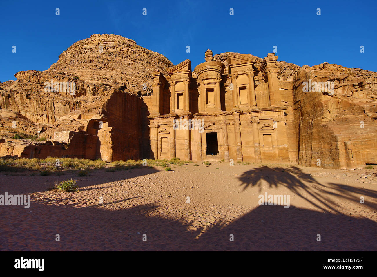 Das Kloster, Ad-Deir, in die Felsenstadt Petra, Jordanien Stockfoto